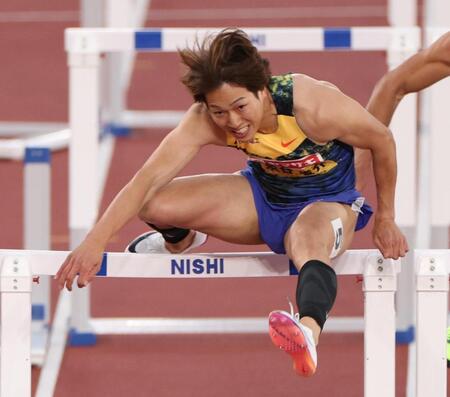 力走する泉谷駿介＝１４日