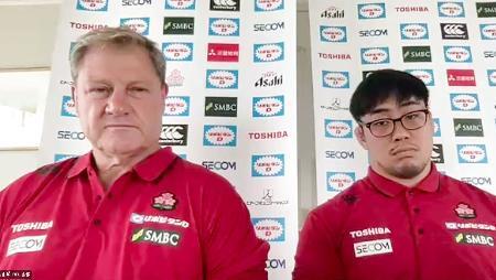 　オンラインで記者会見するラグビー日本代表のハットリーＨＣ代行（左）とゲーム主将の原田＝２５日
