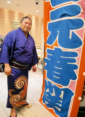 自身ののぼりと並ぶ若元春