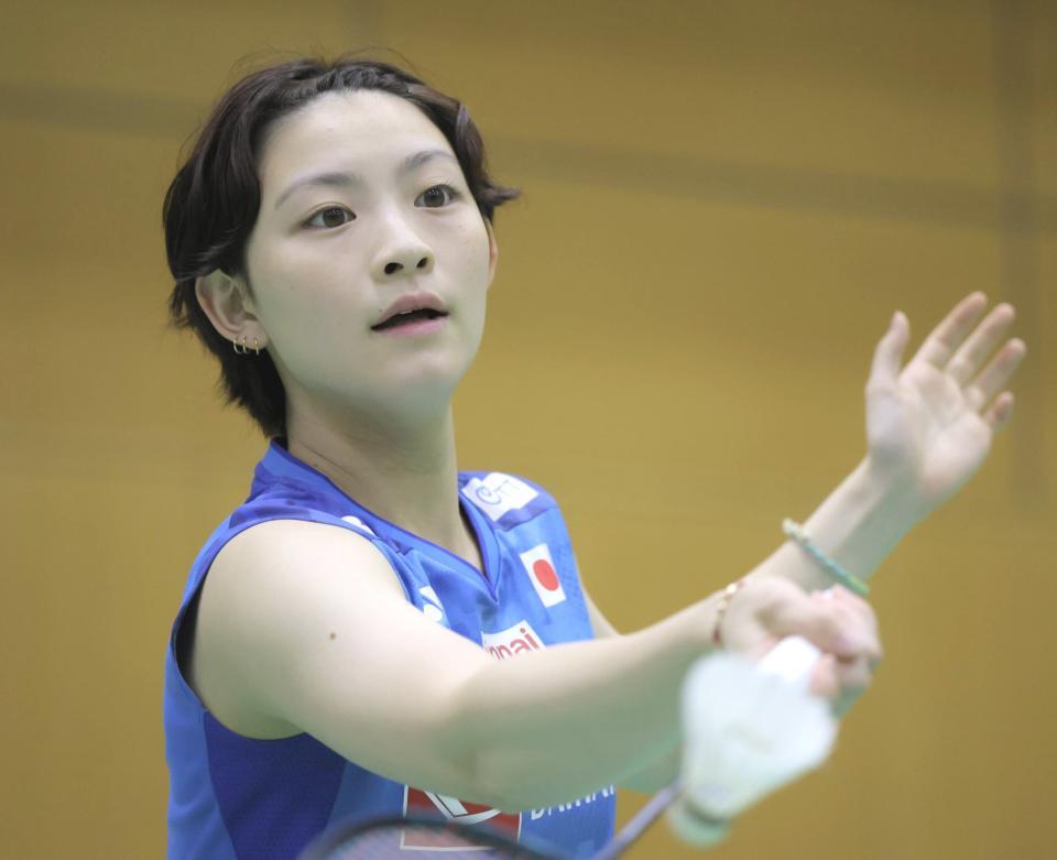 練習するバドミントン日本代表の宮崎友花（撮影・吉澤敬太）