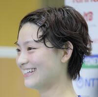 練習後、笑顔を見せる宮崎友花（撮影・吉澤敬太）