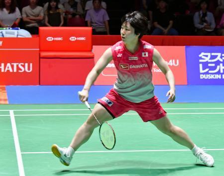　女子シングルス１回戦でプレーする山口茜＝東京体育館
