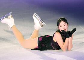 　ファンを魅了する中井亜美（撮影・佐々木彰尚）
