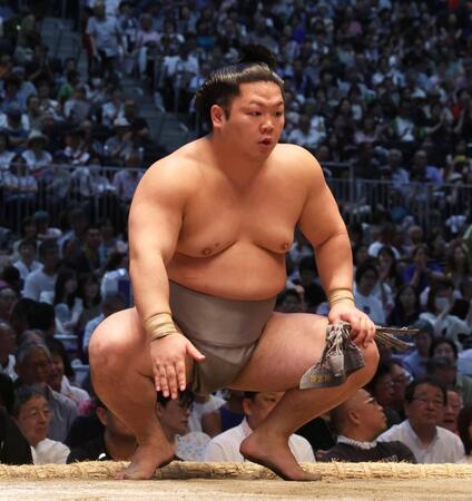 ８勝目を挙げた朝翠龍（撮影・佐々木彰尚）