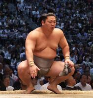 ８勝目を挙げた朝翠龍（撮影・佐々木彰尚）