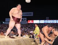 豊昇龍を寄り倒しで破った熱海富士（撮影・佐々木彰尚）