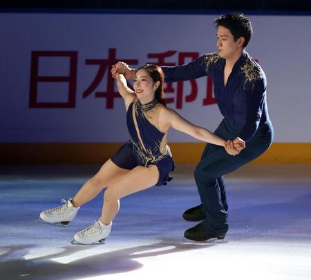 初プロデュースのアイスショーで演技する三浦璃来さんと木原龍一さん（撮影・伊藤笙子）