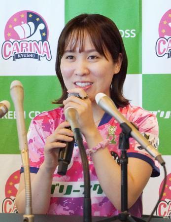 　移籍した九州でのチーム開幕戦を控え、意気込みを語る卓球女子の平野美宇＝３１日、福岡市