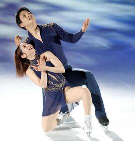 初プロデュースのアイスショーで演技する三浦璃来さんと木原龍一さん（撮影・伊藤笙子）
