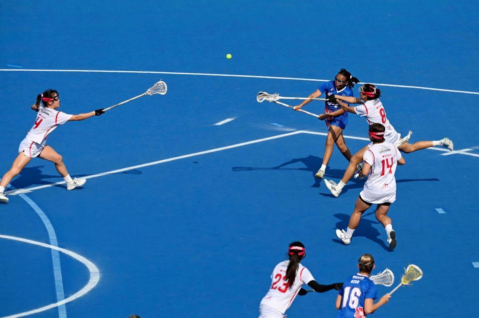 ７位決定戦　日本－プエルトリコ　守備する日本の選手たち（ⓒＷＯＲＬＤ　ＬＡＣＲＯＳＳＥ）