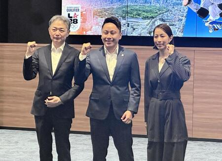 オリンピックＱシリーズ２０２８東京財団の（左から）栗岡祥一事務総長、太田雄貴会長、野口啓代理事