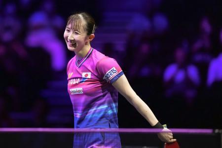 　女子シングルス１回戦で勝利し喜ぶ早田ひな＝横浜ＢＵＮＴＡＩ