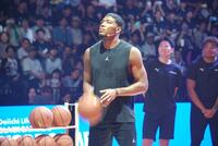 ゴールを狙う八村塁