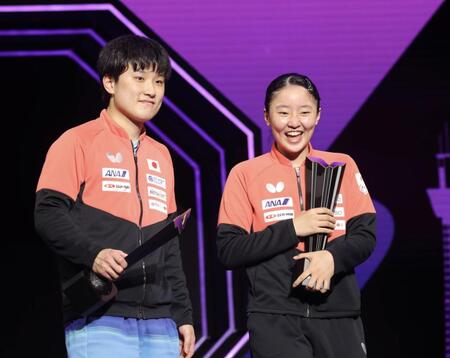 兄妹で優勝した張本智和（左）と美和（撮影・佐々木彰尚）