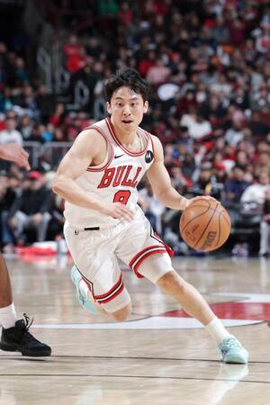 　クリッパーズと「エキシビット１０」契約を結んだ河村（ＮＢＡＥ・ゲッティ＝共同）