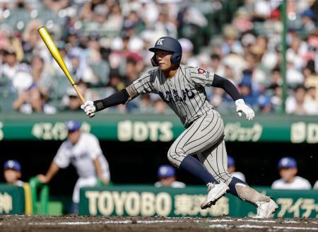 　横手-敦賀気比　３回表敦賀気比１死二、三塁、辻琉が左前に適時打を放つ＝甲子園