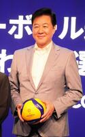 組み合わせ抽選会に出席した日本バレーボール協会の川合俊一会長