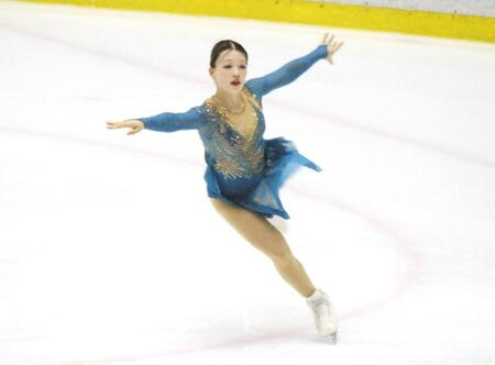 優雅に演技する石崎波奈