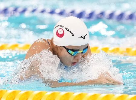 　女子１００メートル平泳ぎ決勝　優勝した淑徳巣鴨・小島莉々愛＝インフロニア草津アクアティクスセンター
