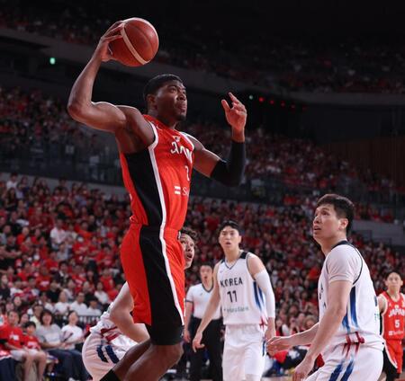 １Ｑ、シュートを狙う八村塁（撮影・金田祐二）