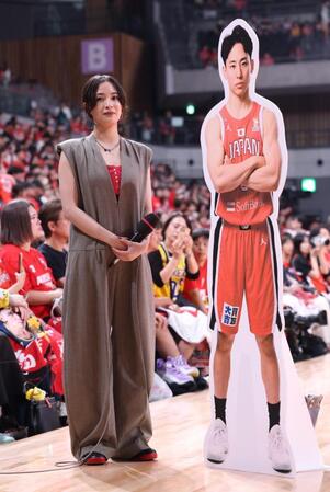 会場に姿を見せた広瀬すず（撮影・金田祐二）