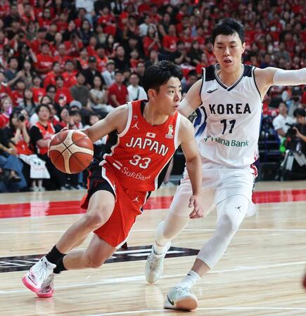 第１クオーター、攻め込む佐々木
