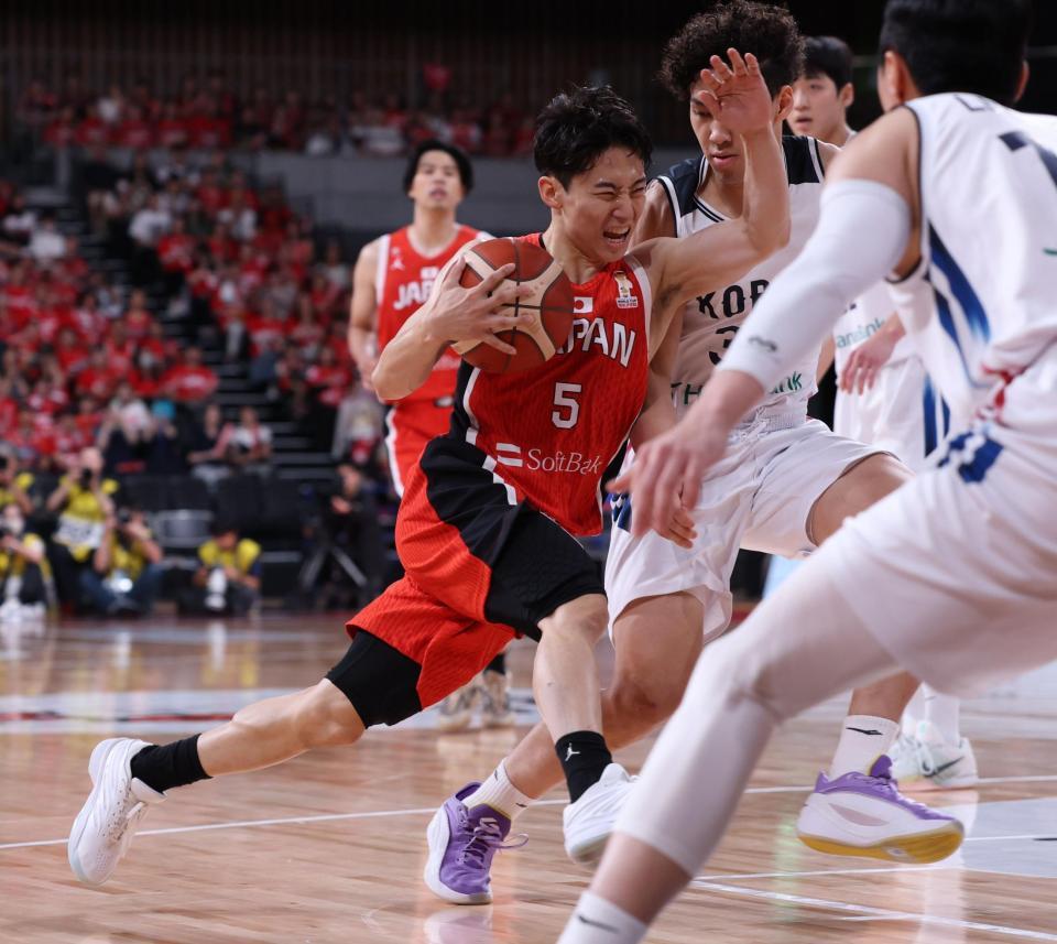 １Ｑ、攻め込む河村勇輝（撮影・金田祐二）