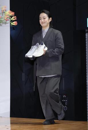 登壇する清水希容さん（撮影・棚橋慶太）