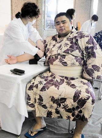 血圧を測る竜鳳