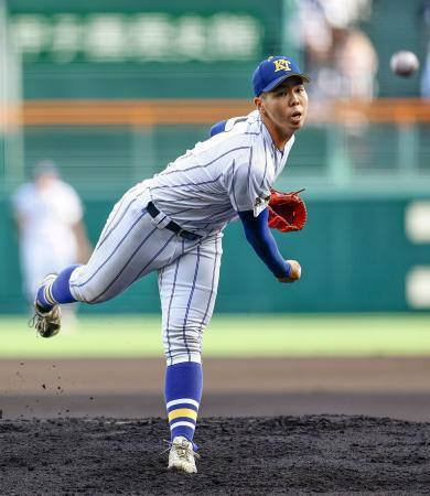 　有明戦に先発した健大高崎・石垣＝甲子園