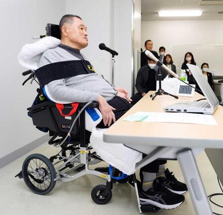 車いすに座って記者会見する五輪柔道金メダリストの山下泰裕氏＝２０２５年１２月