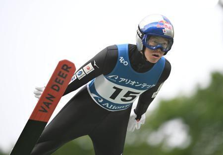 　男子成年で優勝した小林陵侑＝アリオンテック蔵王シャンツェ