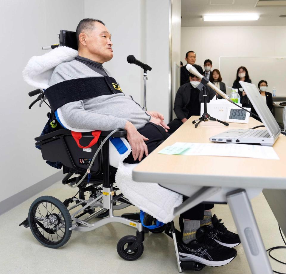 車いすに座って記者会見する五輪柔道金メダリストの山下泰裕氏＝２０２５年１２月