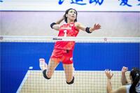 スパイクを打つ和田由紀子©Ｖｏｌｌｅｙｂａｌｌ　Ｗｏｒｌｄ
