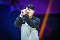 日本戦で指示を出す台湾のテン・イェンミン監督　©Ｖｏｌｌｅｙｂａｌｌ　Ｗｏｒｌｄ