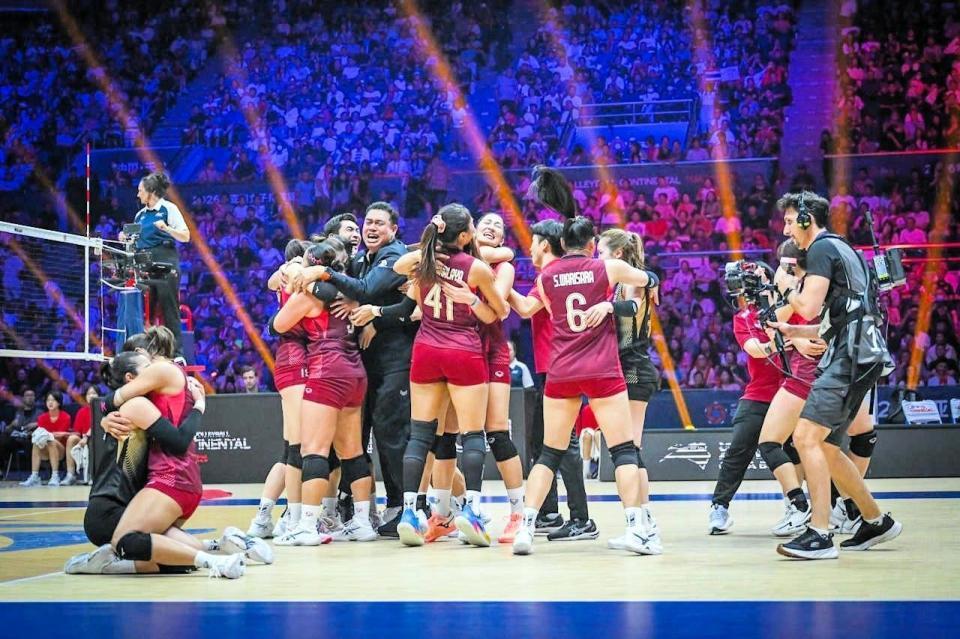 中国を下して優勝し、歓喜を爆発させるタイ代表表©Ｖｏｌｌｅｙｂａｌｌ　Ｗｏｒｌｄ