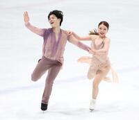 アイスダンスＲＤ、演技する紀平梨花、西山真瑚組（撮影・伊藤笙子）