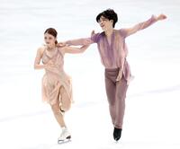 アイスダンスＲＤ、演技する紀平梨花、西山真瑚組（撮影・伊藤笙子）