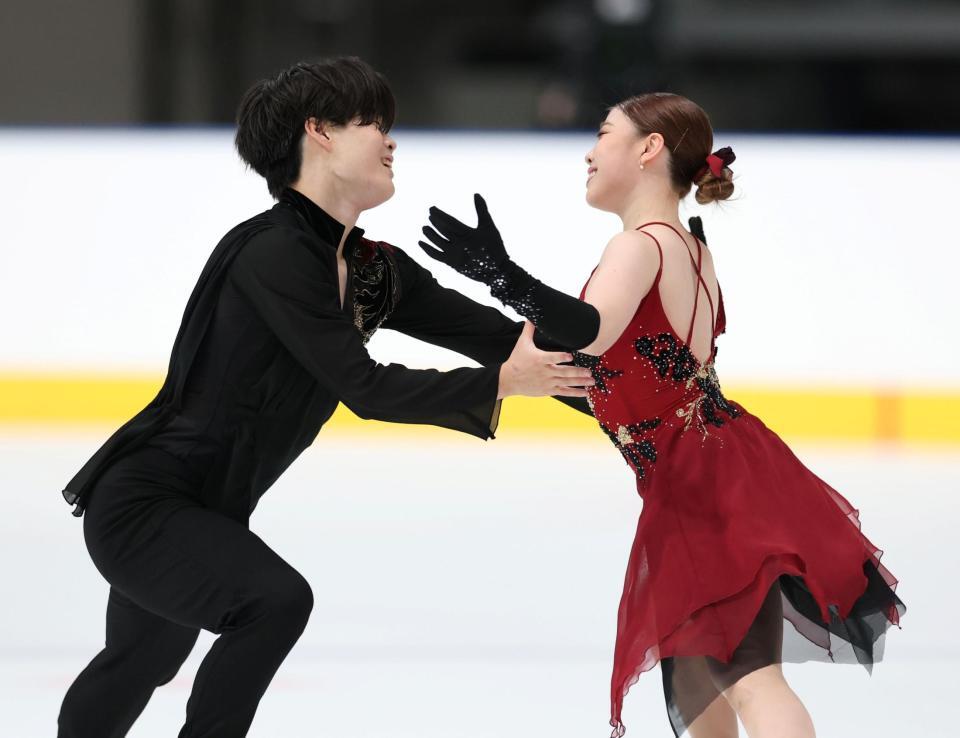 アイスダンスＦＤ、演技する紀平梨花、西山真瑚組（撮影・伊藤笙子）