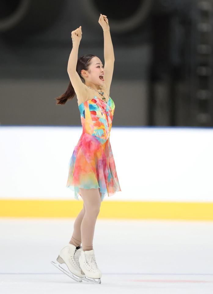 女子ＦＳ、演技を終え、喜びを爆発させる島田麻央（撮影・伊藤笙子）