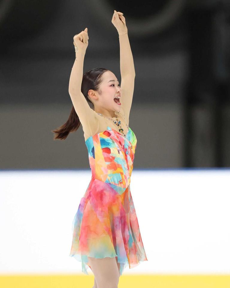 　演技を終え、喜びを爆発させる島田麻央（撮影・伊藤笙子）