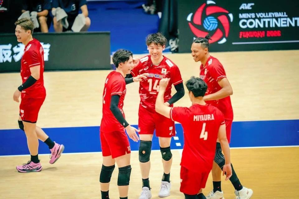 得点を喜ぶ日本代表©Ｖｏｌｌｅｙｂａｌｌ　Ｗｏｒｌｄ