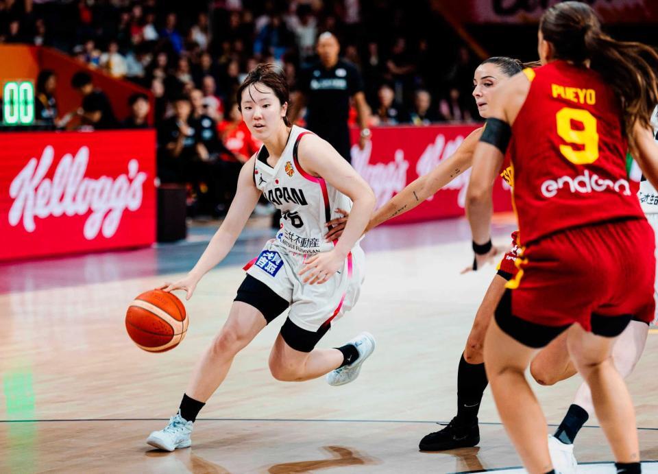 　スペイン戦で攻め込む田中©ＦＩＢＡ