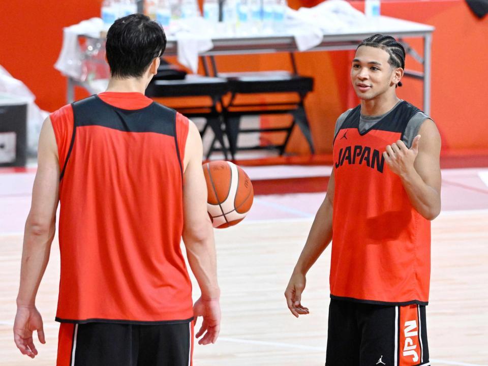 　本番会場で公式練習に臨む、男子日本代表のハーパー