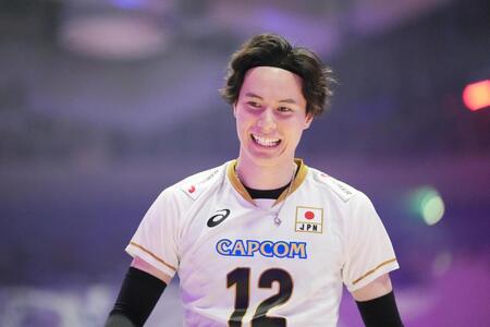 試合前、笑顔の高橋藍
