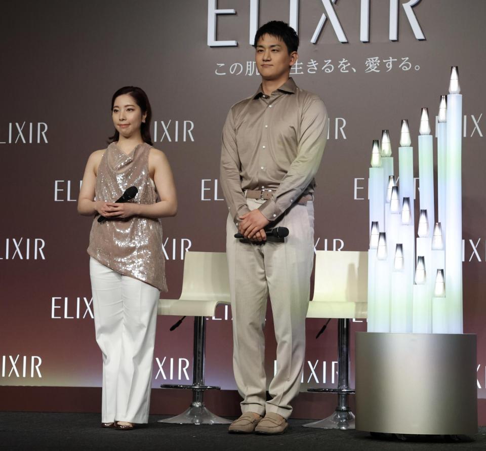 登壇する三浦璃来さん（左）と木原龍一さん