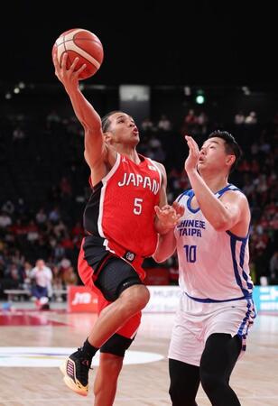 日本－台湾　第３クオーター、シュートを決めるハーパー