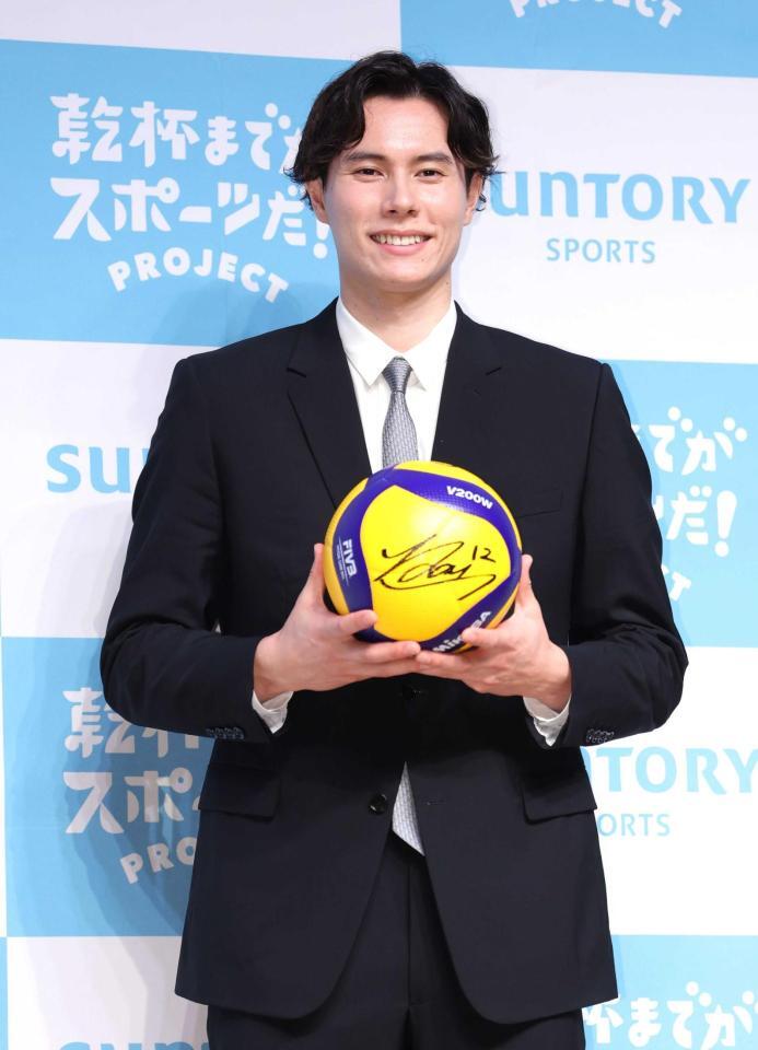 サントリースポーツのアンバサダーに就任した高橋藍（撮影・金田祐二）