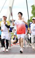 聖火ランナーを務める水谷隼さん