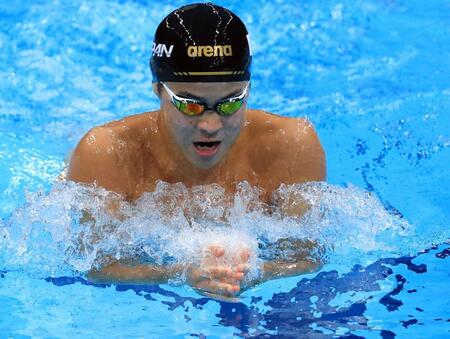 男子２００メートル個人メドレー　力泳する小島夢貴